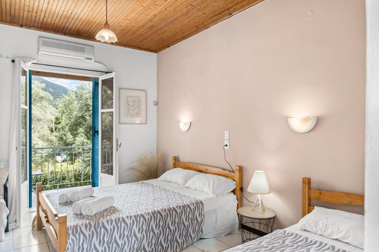 Oceanis Rooms Mikros Gialos Eksteriør billede