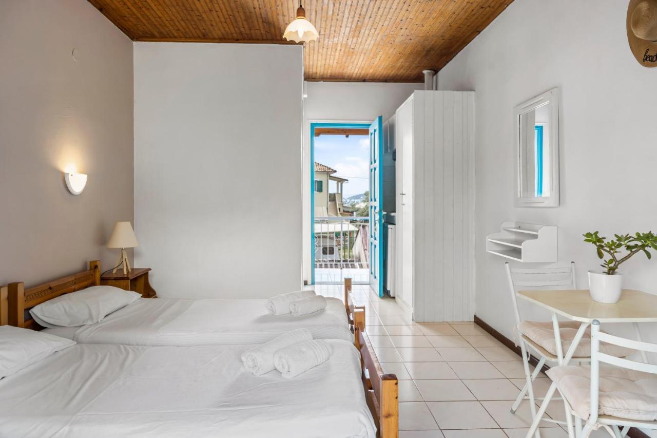 Oceanis Rooms Mikros Gialos Eksteriør billede