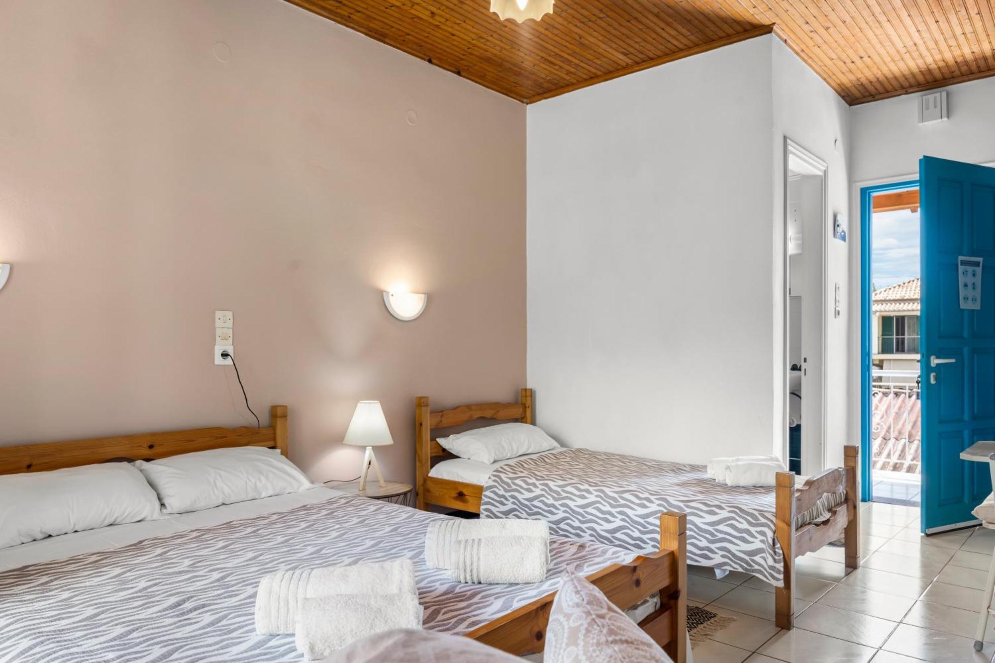 Oceanis Rooms Mikros Gialos Eksteriør billede